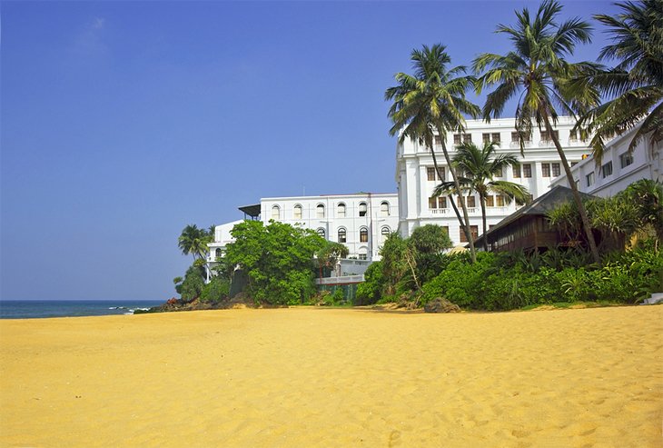  Tourist Attractions In Colombo- Mount Lavinia Beach